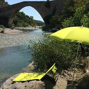 nyons-centre-appart1-charme-jardin-plage.hotels-rhonealpes.com/